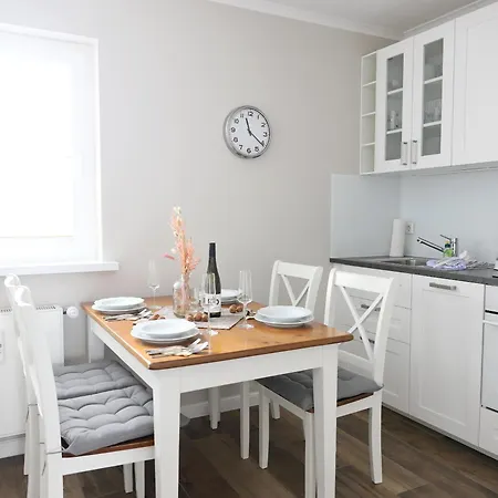 Lejlighed -zimmer-appartement Ueber 2 Etagen In In Ruhiger Lage *