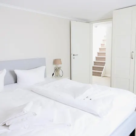 -zimmer-appartement Ueber 2 Etagen In In Ruhiger Lage Apartment